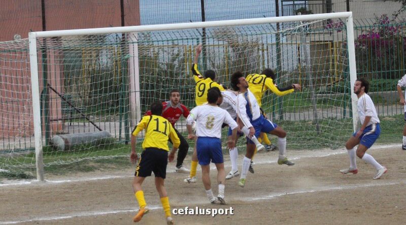 111105 virtus 059y_tn.jpg